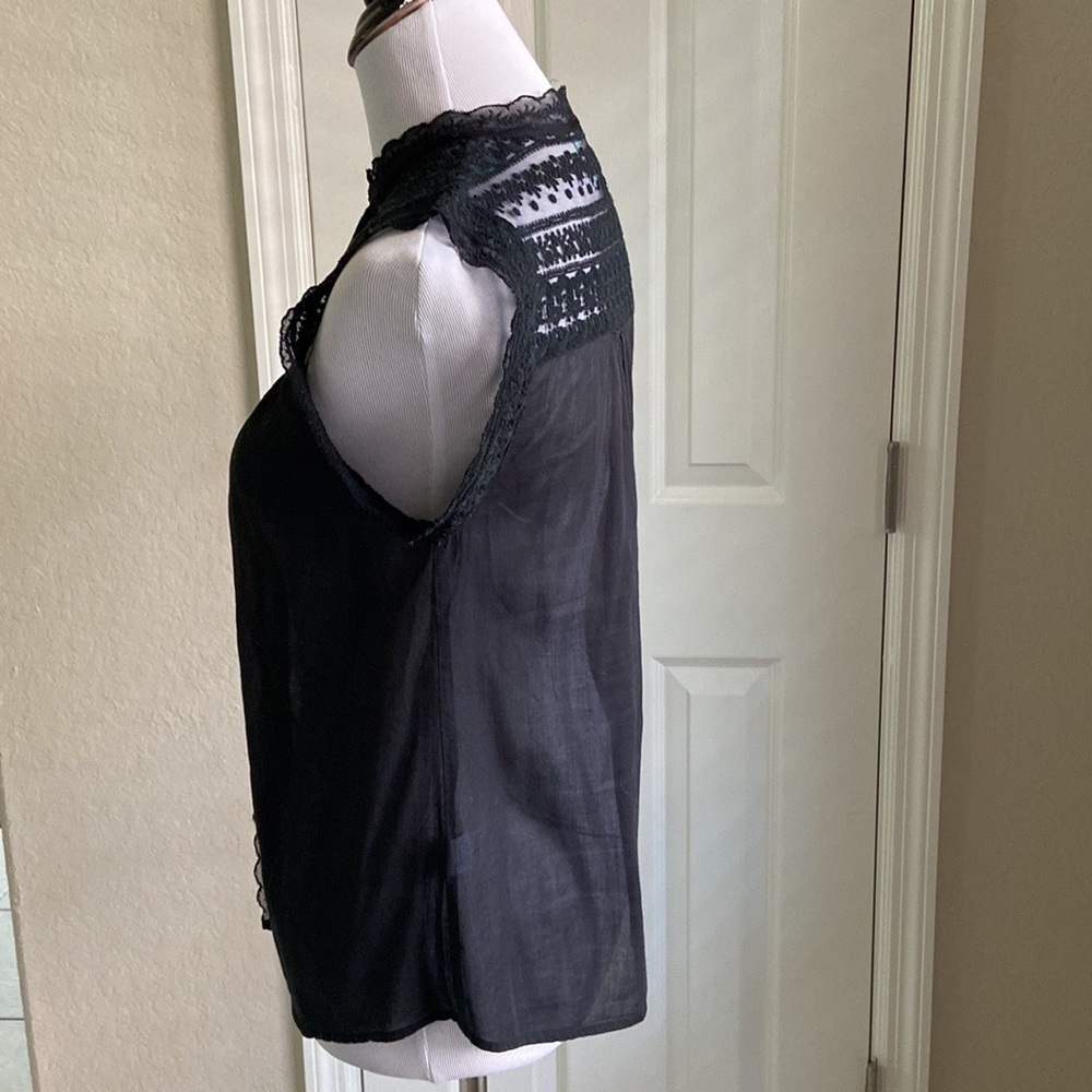 Kimchi Blue Button Down Black Lace Blouse Small - Picture 3 of 7